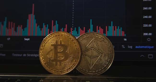 比特币反弹突破 65,000 美元，迷因币依然热门