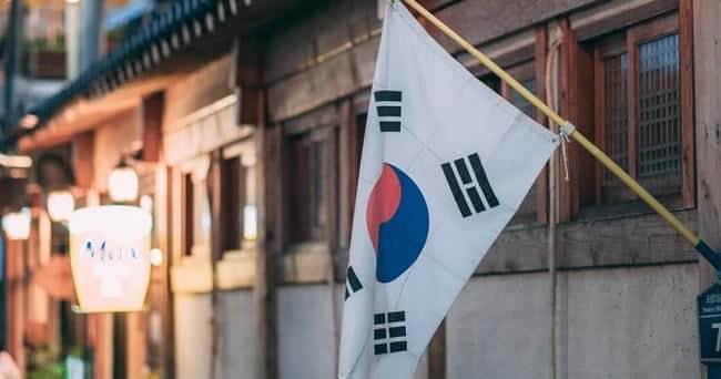 韩国股市低迷，投资者涌向美股与加密货币寻机遇