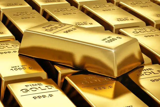 黄金周涨幅6%重返2712美元，避险需求激增，比特币走势将受何影响？