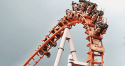 美股尾盘暴跌！纳指重挫2.2%，比特币跌至8.6万美元！