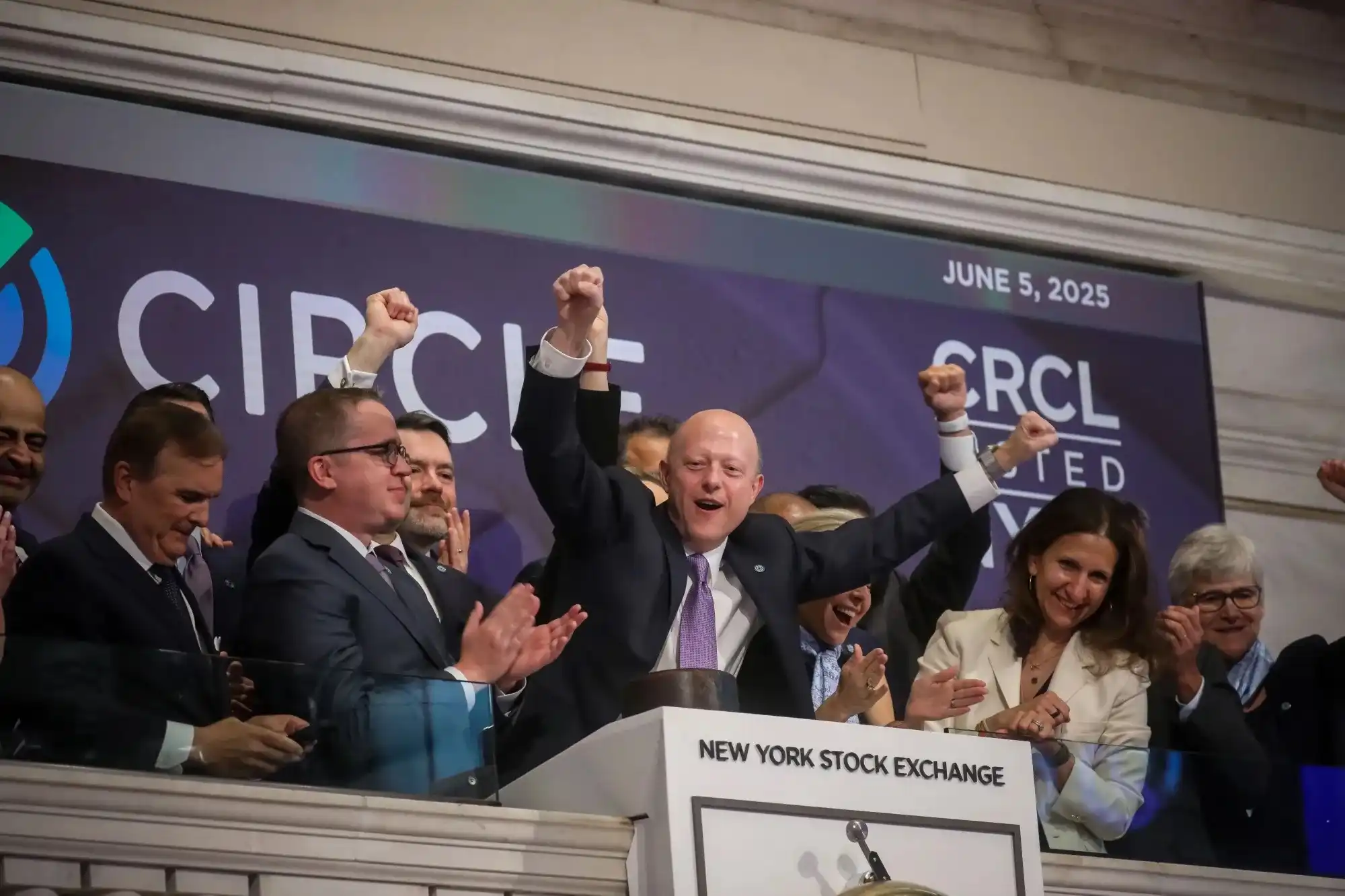 Circle CEO的突围之路：如何应对Tether围剿与利率下滑？