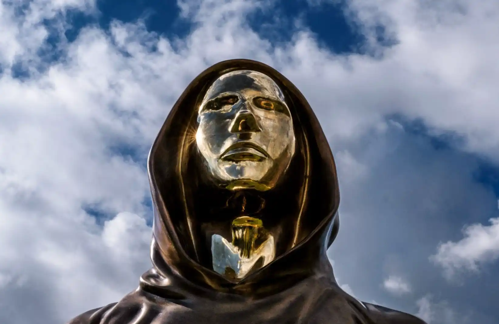 揭秘比特币万亿帝国幕后：41人开发天团与神秘资本操控链