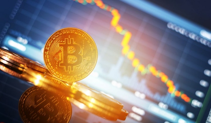 比特币暴跌至8.6万美元！30%跌幅背后：三大宏观利空压顶，分析师警告85000美元生死线