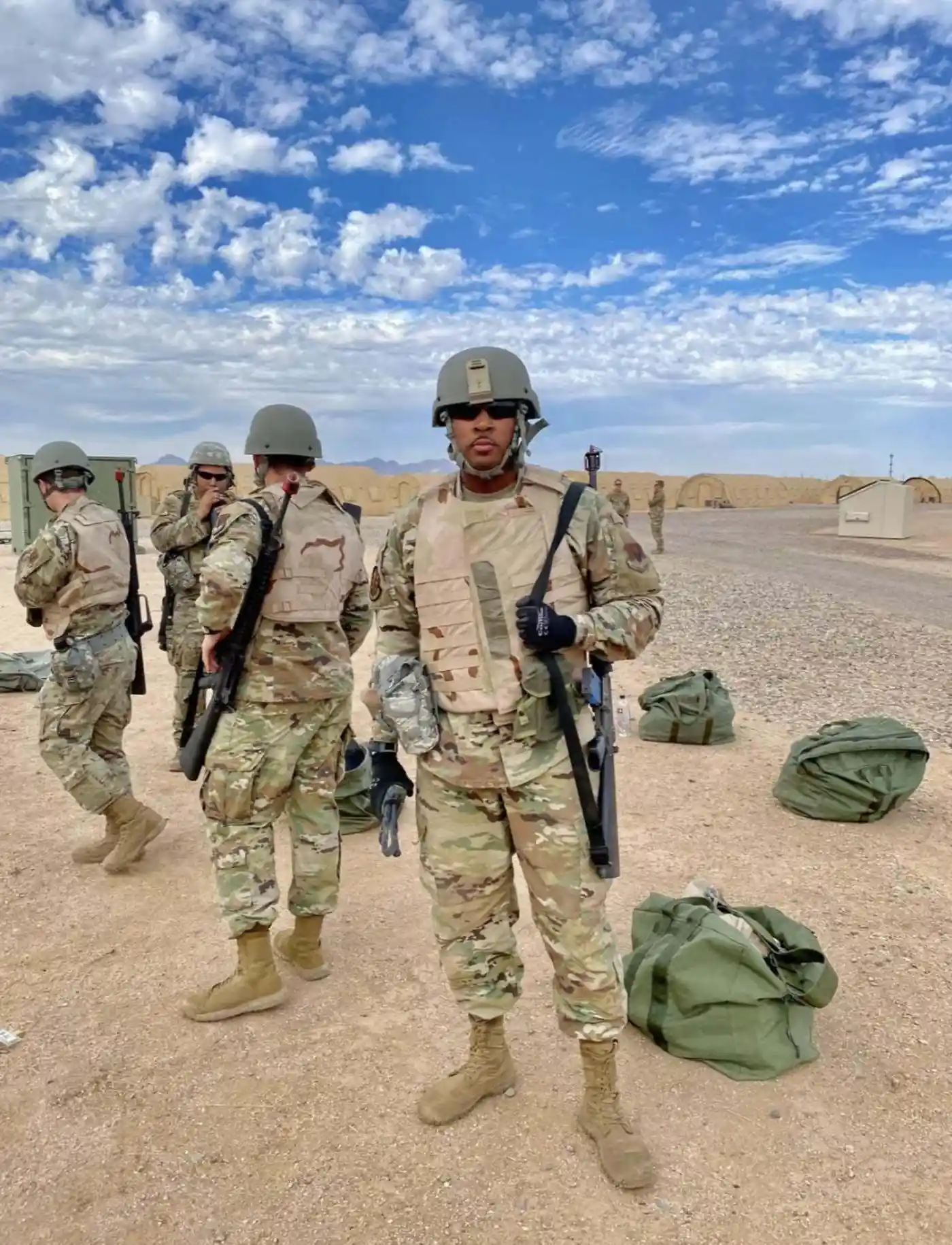 美军航母变身华尔街:官兵疯狂炒币炒股内幕曝光