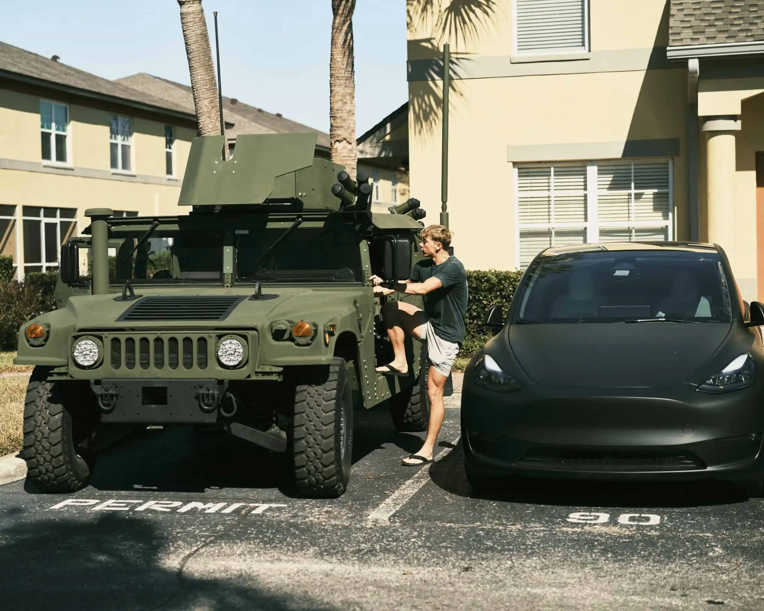 美军航母变身华尔街:官兵疯狂炒币炒股内幕曝光