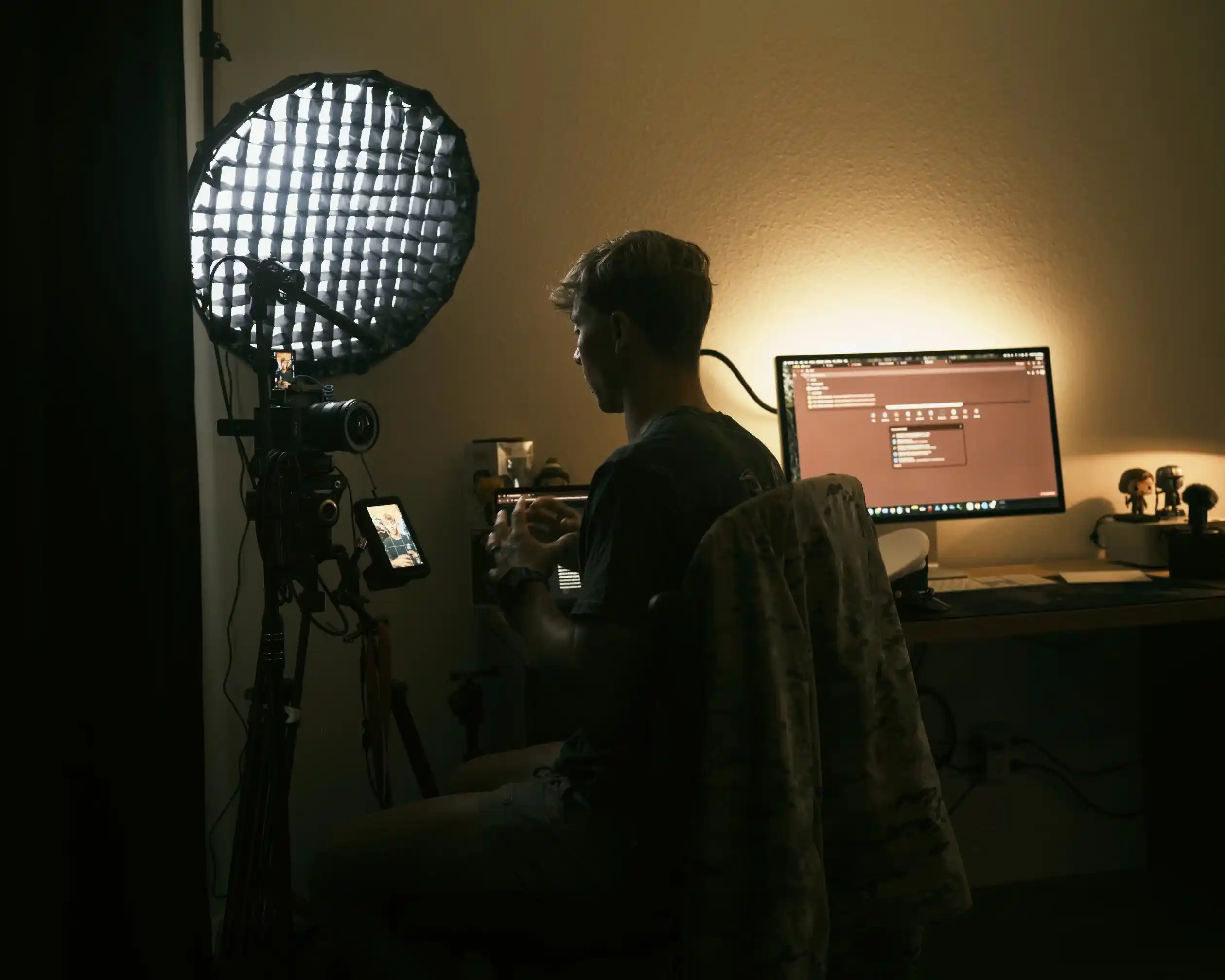 美军航母变身华尔街:官兵疯狂炒币炒股内幕曝光