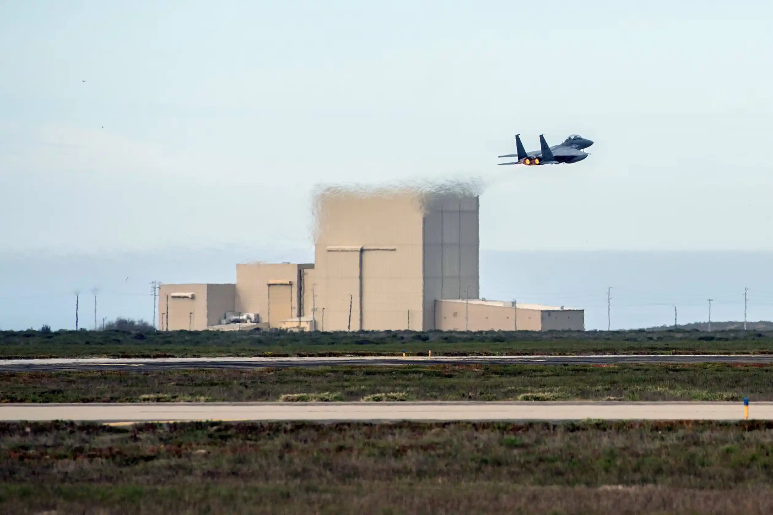 美军航母变身华尔街:官兵疯狂炒币炒股内幕曝光