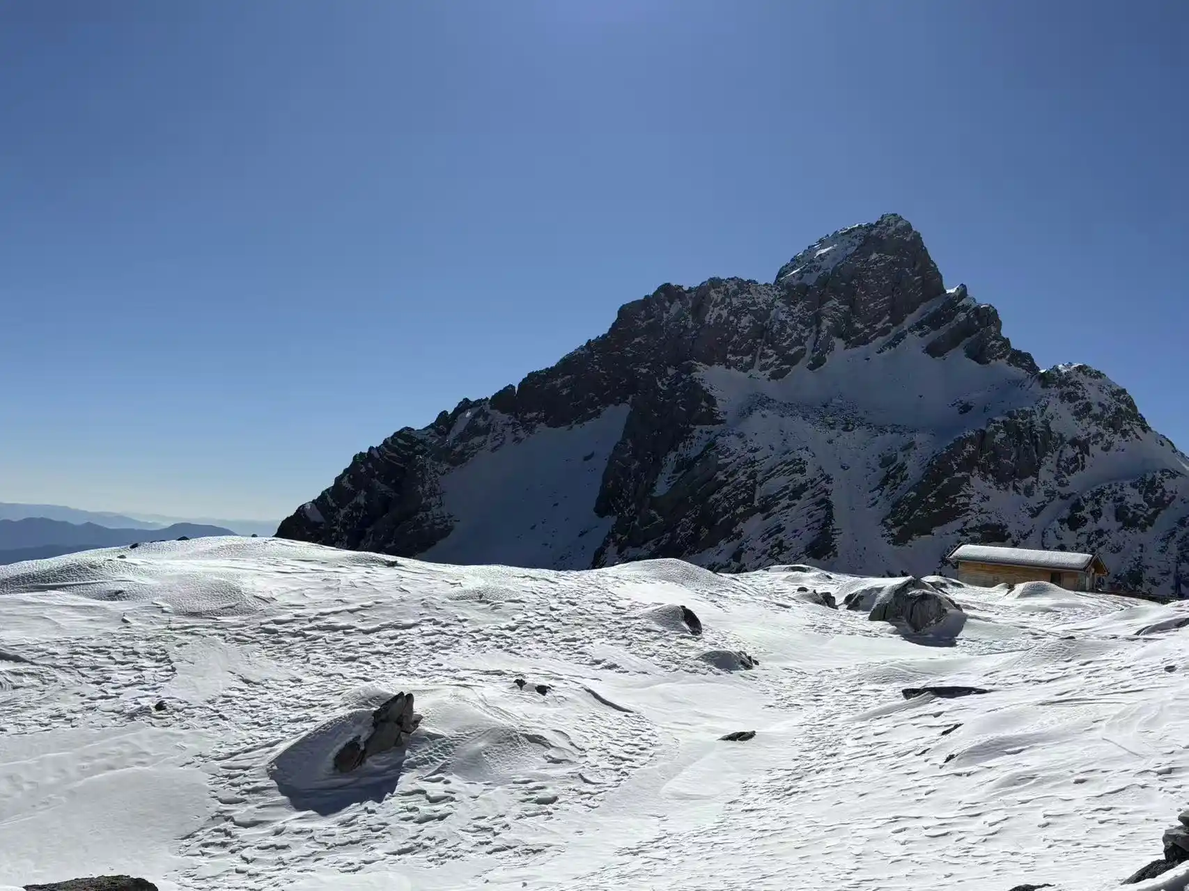 2025年预测市场做空指南:揭秘三大高风险赛道与对冲策略