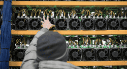 2026年比特币算力暴跌15%！AI电力争夺战致矿工集体大逃亡