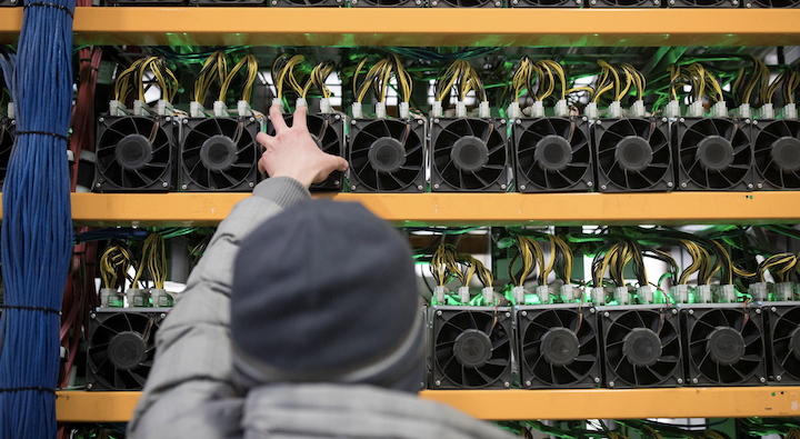 冬季风暴袭击,Foundry USA 比特币算力骤降 60%