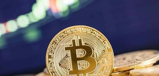 比特币9.9万套牢盘警报拉响，ETH2800成关键生死线，历史或将重演？