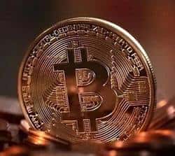 特朗普关税引发币圈崩盘，比特币以太币暴跌恐慌蔓延
