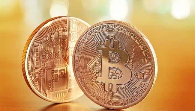 比特币10万大关稳坐，接下来是15万的星际飞跃，还是8万的重力拉扯？