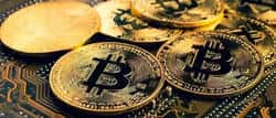 比特币崩盘！10.5万关口失守，爆仓潮席卷而来！