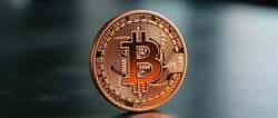 BTC或将迅速冲击135,000美元，渣打银行最新预测！