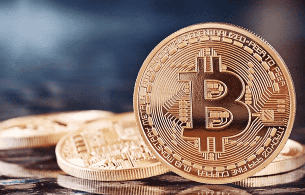 突发！美联储换帅引爆币圈巨震：6.5万亿蒸发，42万投资者爆仓，比特币单日暴跌40%