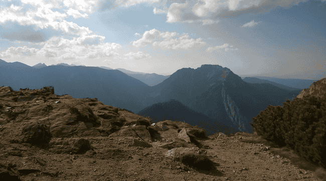 比特币惊现关键转折点！2.27行情分析：7万美元生死线或将引爆新一轮多空大战