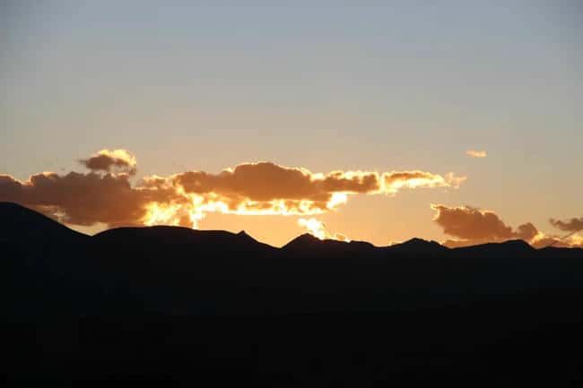 比特币矿工大撤退!5万美元防线即将失守?