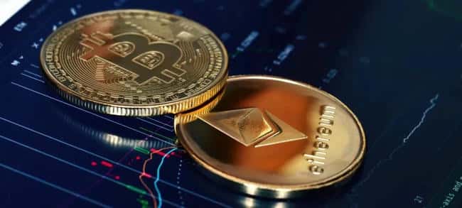 比特币闪崩5000美元！2026年牛市终结还是抄底良机？