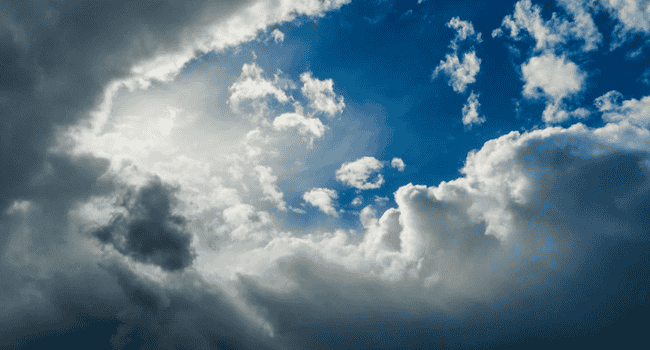 比特币暴跌30%！77万人爆仓443亿，数字黄金神话破灭？