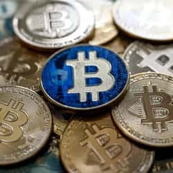 比特币惊险跳水7.1万关口：市场进入残酷重新定价周期