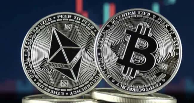 比特币68000美元生死线:地缘冲突+ETF资金外流下的币圈大考