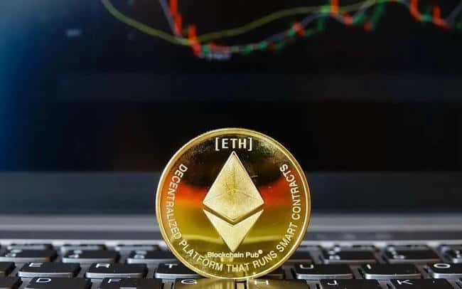 比特币四年暴涨周期的核心密码：减半机制与稀缺性驱动的牛市规律  一、减半机制创造稀缺性价值  通缩属性强化：每四年区块奖励减半，2024年第四次减半后年通胀率降至0.8%，低于黄金