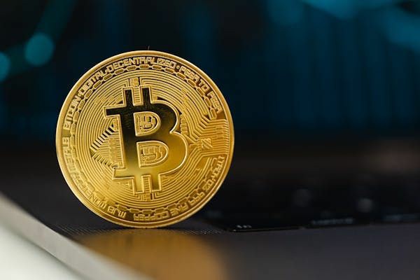 比特币涨至10万美元:考虑逃顶前需知的四大关键点