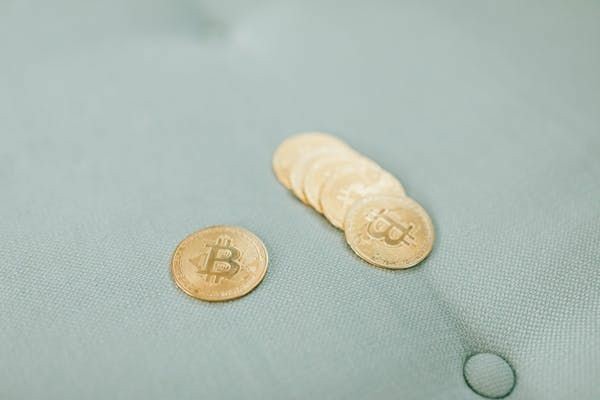 比特币十年奇迹:从70万到7000亿的财富飞跃