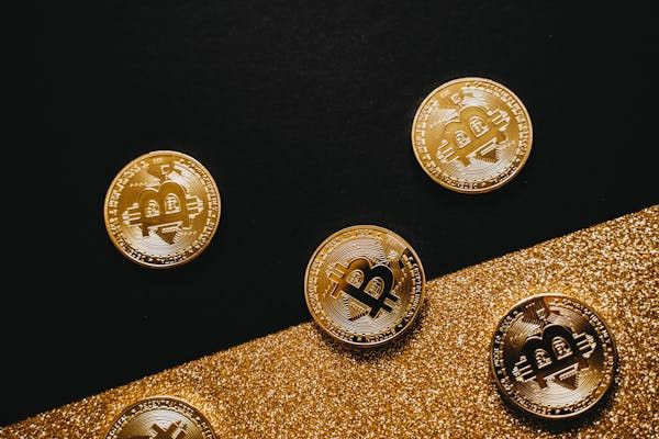 加速下跌?BTC、ETH关键支撑告急,山寨币抄底良机?