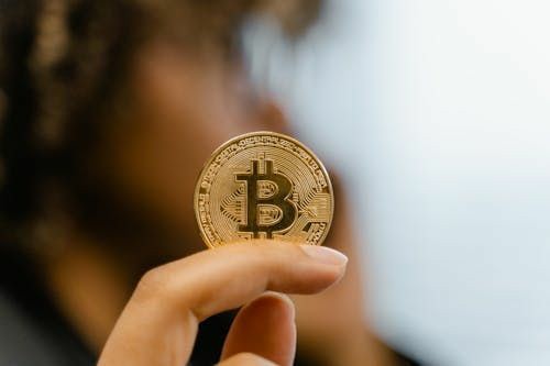比特币与以太坊ETF流出资金及市场动向分析