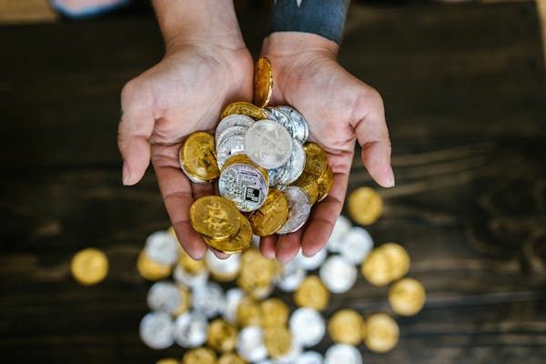 30只鲸鱼五天提走137万LINK,价格上涨4.01%,LINK能否冲破26.14美元?