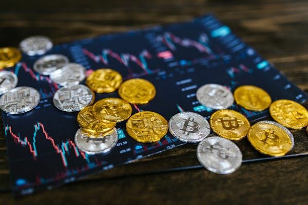 8月22日日报:美股见顶迹象与加密市场最新动态分析