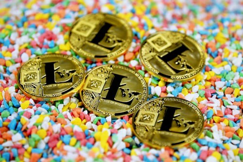 特朗普代币48小时暴涨700亿美金,成加密货币新传奇