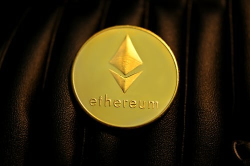 美银CEO警告:美国国债水平超35万亿,债务问题亟待解决