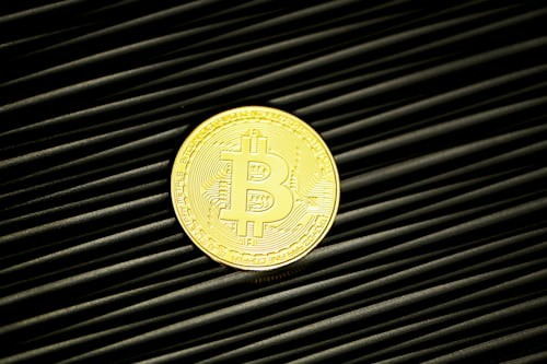 狗狗币涨势如虹,能否冲击新高?技术面全面解析