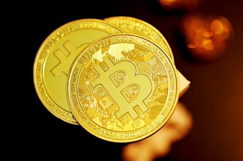 本金小的币圈赚钱策略:如何通过合约滚仓实现100万目标
