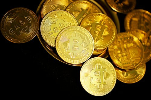 比特币市场分析：ETF流出与Coinbase溢价的背后逻辑