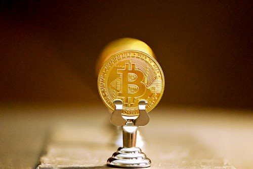 XRP价格飙升8%：XRP ETF、美国储备猜测及法律诉讼进展成关键催化剂