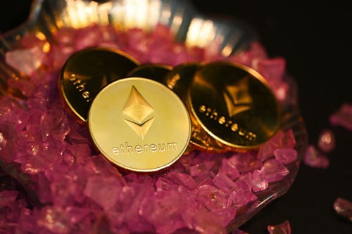2025年1月24日BTC、ETH、SOL、BNB、DOGE日内行情分析及操作建议