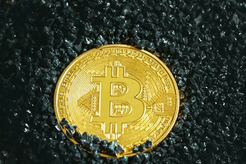 3万U本金到千万U的逆袭：6条币圈铁律教你识别庄家套路，避开90%散户的坑