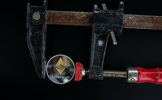 BTC及以太坊生态布局策略：机构抢筹，长线看涨至15万