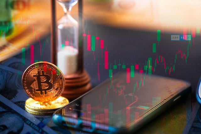 SUI币突破在即：机构增持1亿美元+看涨旗形形态预示5美元目标价