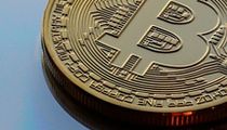 比特币晚盘大幅波动，向上突破或预示牛市来临